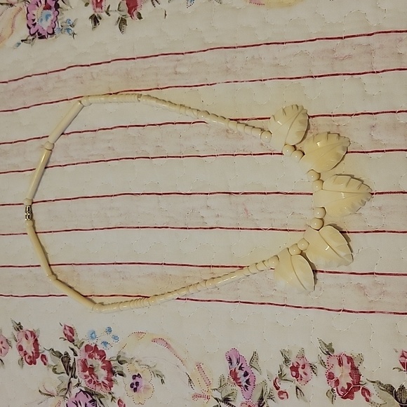 💛BOGO💛 Beaded Necklace - Picture 1 of 4